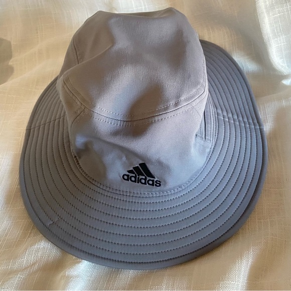 Adidas Victory Bucket Hat Lightweight Moisture Wicking, UPF 50 Sun Protection - Picture 1 of 5